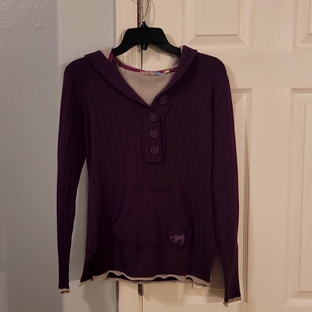 Hooded pull over